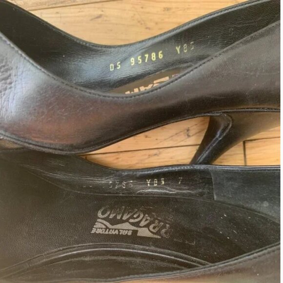 FERRAGAMO Black Leather Pumps- Vintage & Rehab Project but SO cute! - Picture 6 of 8